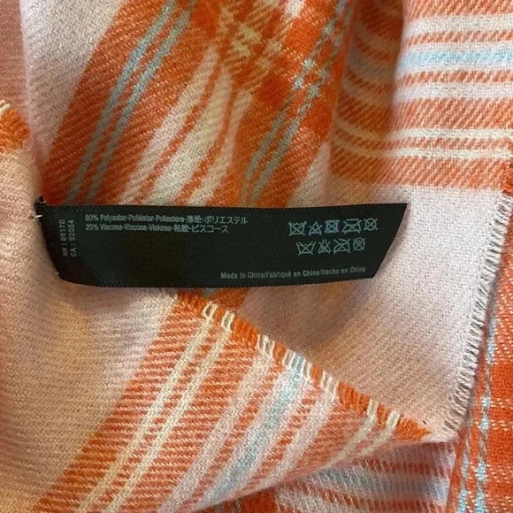 Urban Outfitters Plaid Blanket Scarf - Picture 5 of 7